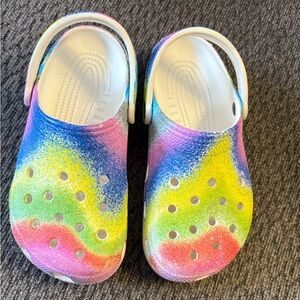 Crocs Classic Spray Dye Clogs Solar Rainbow Juniors Size 3 ( Women’s 5 )